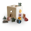 Mushie Shape Sorting Box aktivnostna vstavljanka 1 kos