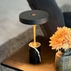 Dyberg Larsen LED-akumulatorska namizna svetilka Starlight, črna/medenina - Dnevna soba/jedilnica - Dizajn - črna, medenina - Kovina