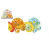 Teddies Avtomobilček z ropotuljico žival iz plastike 14cm 2 barvi prosti tek 3m+