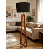 Bolzz podna lampa Wood 2 sa drvenim tripod postoljem, visina 149 cm, crni abažur