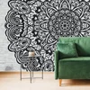 Tapeta rožasta Mandala v črnobeli varianti - 147x270