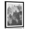 Plakat s paspartujem gore v meglici v črnobeli varianti - 60x90 no frame