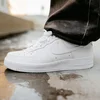 Nike Sportswear Nizke superge AIR FORCE 1 07, bela