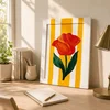 WallXpert ručno slikana uljana slika na platnu YBC11865, crvena lala na žuto-belim prugama, 26 x 36 cm