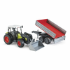 Bruder Traktor CLAAS Nectis 267F z nakladalnikom in prikolico
