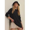 Trend Alaçati Stili Womens Black Crew-neck Basic Seasonal Oversize Blouse with slits in the sides