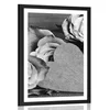 Plakat s paspartujem valentinove vrtnice v črnobeli varianti - 20x30 no frame
