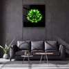 WallXpert slika na kaljenom staklu Kgls_3092, zeleni cvet na crnoj pozadini, 40 x 40 cm