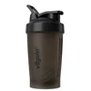 Shaker Pro –? s praktično zanko, zaobljenim dnom in mešalno spiralo za popolno mešanje, ne pušča