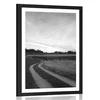 Plakat s paspartujem zahajajoče sonce nad pokrajino v črnobeli varianti - 40x60 no frame