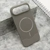 Futrola urban edge magsafe za iphone air (6.6) siva ( F122358 )