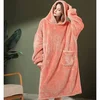 Huggle Hoodie – Kombinacija Dukserice i Ćebeta - Roze