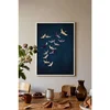 WallXpert uramljena slika 115200, jato zlatnih i ljubičastih ždralova na tamnoplavoj pozadini, 30 x 40 cm, beli ram