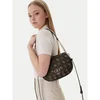 Ročna torba Guess Emelie Logo HWGP99 28200 Rjava