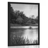 Plakat sončni vzhod pri reki v črnobeli varianti - 30x45 no frame