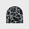Cropp - Kapa beanie s printom - CRNO