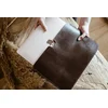 Temno rjava ročno izdelana usnjena torba za MacBook 16