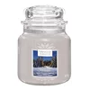 Yankee Candle Sveča v steklenem kozarcu , Počitniška hiša, prižgana s svečo, 410 g