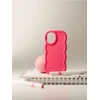 Sinsay - Jednobojna futrola za iPhone 16 sa talasastim ivicama - roze