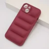 Maska Pillow za iPhone 14 crvena.