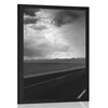 Plakat pot sredi puščave v črnobeli varianti - 20x30 no frame