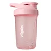 Shaker Pro –? s praktično zanko, zaobljenim dnom in mešalno spiralo za popolno mešanje, ne pušča