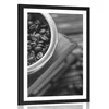 Plakat s paspartujem vintage mlinček na kavo v črnobeli varianti - 20x30 white