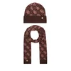 Set šal + kapa Guess GFBOX WP6401 Rjava