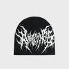 Cropp - Kapa beanie s printom - CRNO