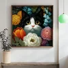 WallXpert uramljena MDF slika DOS009-70, crno-bela mačka među šarenim cvetovima, 70 x 70 cm