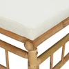 Srednja vrtna sofa od bambusa s krem bijelim jastucima