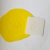 KREATIVNI SLATKIŠI Modla za kolače i ukrase Mr&Mrs, 7 cm, Bela
