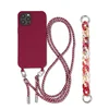 Silikonski ovitek z vrvico in zapestnico za iPhone 14 Plus – bordo rdeča