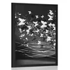 Plakat čudoviti jelen z metulji v črnobeli varianti - 40x60 silver