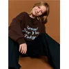 Sinsay - Crewneck duks sa natpisom - tamno braon