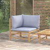 Kutna vrtna sofa od bambusa sa svjetlosivim jastucima