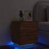 Noćni ormarić s LED svjetlima smeđa boja hrasta