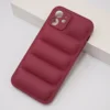 Maska Pillow za iPhone 12 crvena.