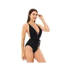 Monokini, enodelne podložene kopalke, ki se lahko nosijo na več načinov - M