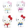 HELLO KITTY sedeči pliš 16 cm - mešanica barv (roza, modra, rdeča, svetlo modra)