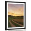 Plakat s paspartujem zahajajoče sonce nad pokrajino - 40x60 no frame
