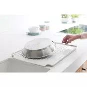 Brabantia podloga za sušenje posode svetlo siva