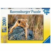 Ravensburger puzzle - Mladunce lava -200 delova