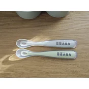 Prve trening žličke First Age Silicone Spoons Clay Misty Green Duo Beaba iz silikona za samostojno hranjenje, v praktični embalaži, 2 kosa rjavo-zeleni, od 4 mesecev
