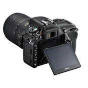 Digitalni fotoaparat Nikon D7500 sa 18-140mm VR