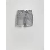 Reserved - Plisirani šorts slim fit