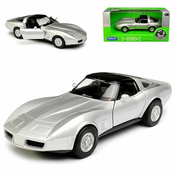 1982 Chevrolet Corvette Coupe srebrn 1:34