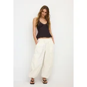 Stradivarius Top Americkog Izreza S Cipkom Brown L