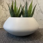 Okrasni lonec Kirka 24 x 17 - bela - Fiberglass