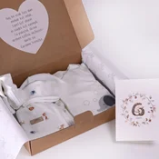 Darilni paket za novorojenčka s slončkom in čestitko